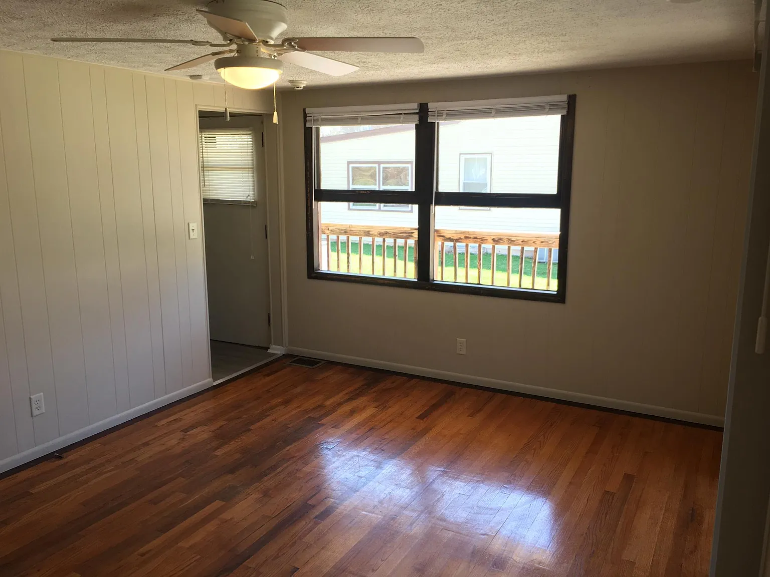 2 bed, 690 sqft, $1,200 — Photo 4