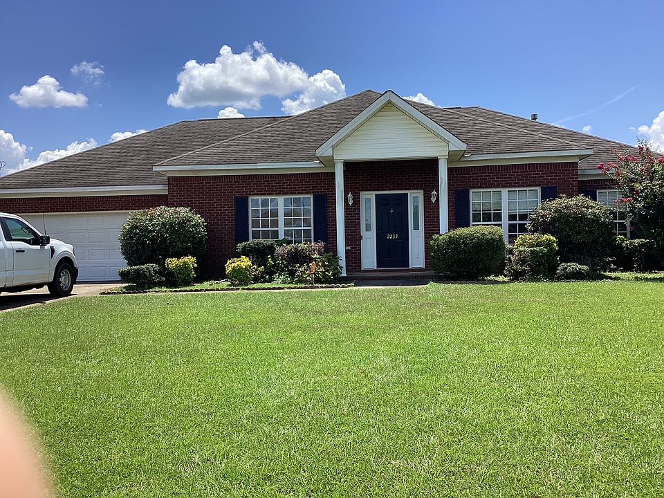 1st image of 2233 Englewood Dr