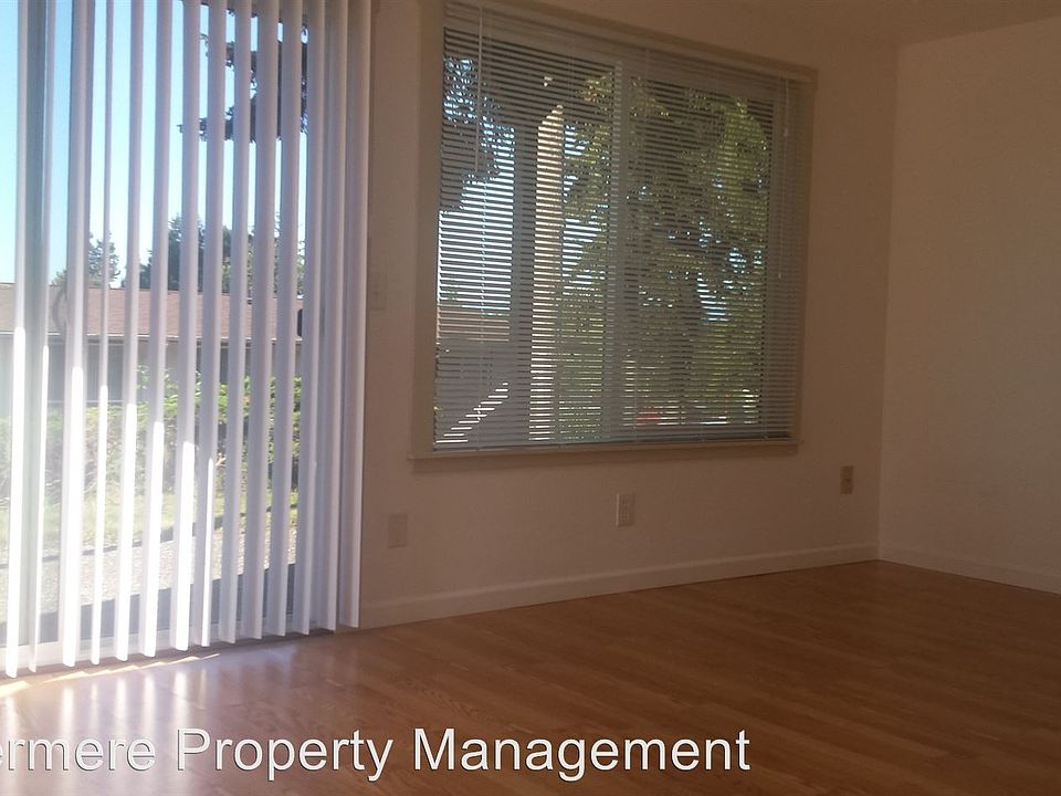 2nd image of 26253 Pennsylvania Ave NE APT 05