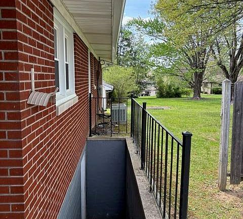 5th image of 205 Rosedale Ave