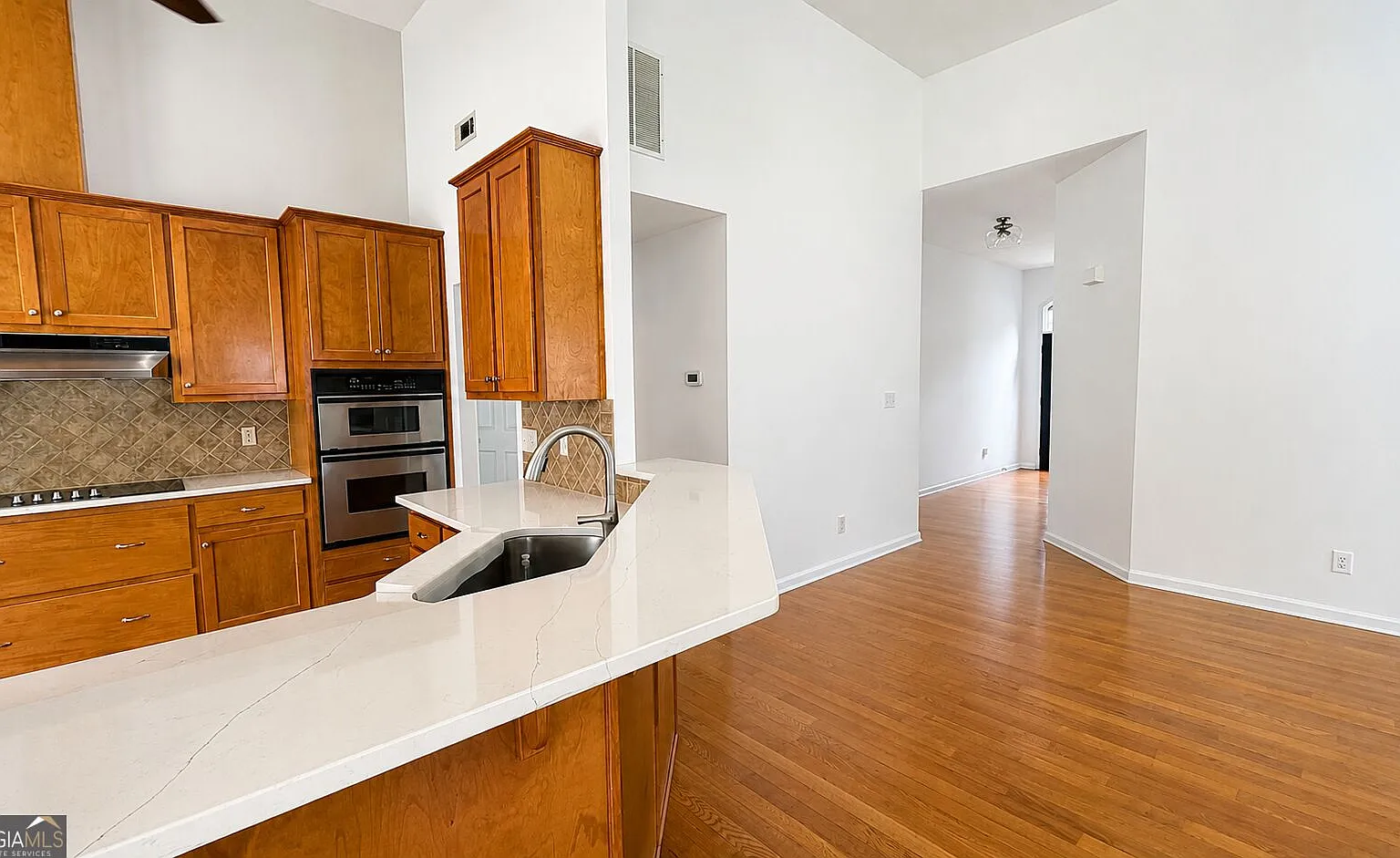 4 bed, 3.0 bath, 1876 sqft, $2,850 — Photo 4