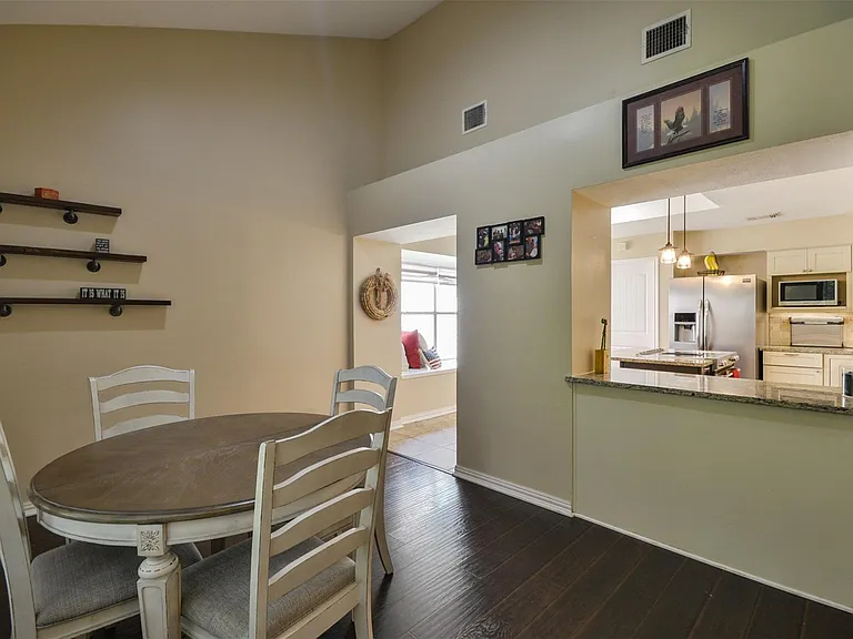 3218 Lake Stream Dr — Photo 18