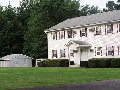1st image of 215 Woodcrest Dr APT B