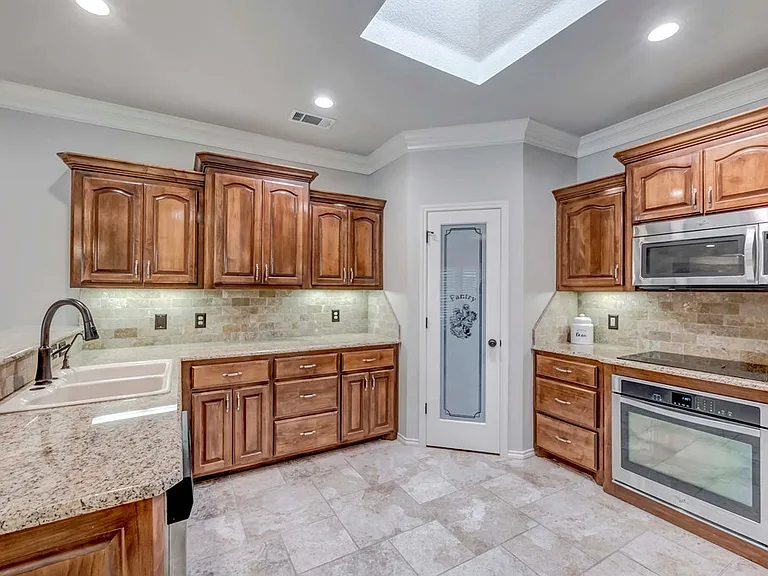 4416 Guadalupe St — Photo 4