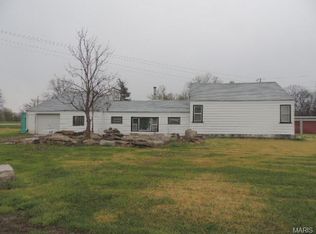 6 Lloyd Ln, Winfield, MO 63389