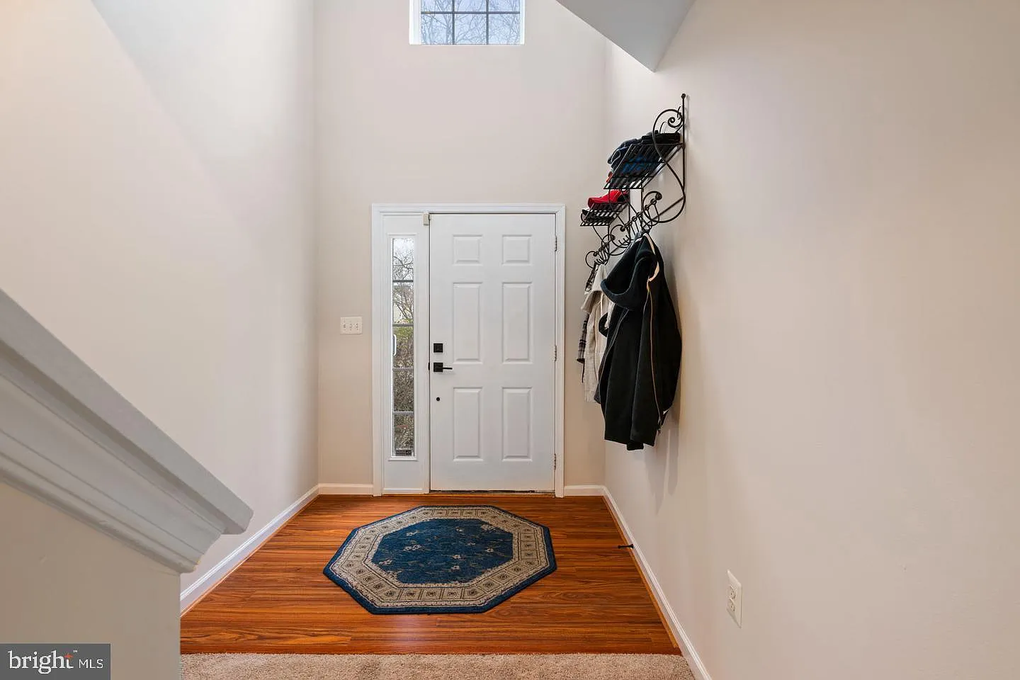 3 bed, 2.5 bath, 1978 sqft, $3,000 — Photo 2