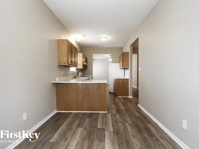 8119 Corktree Dr — Photo 5