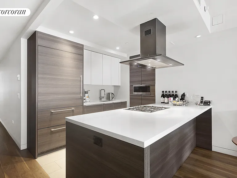 151 W 21st St #4B — Photo 5