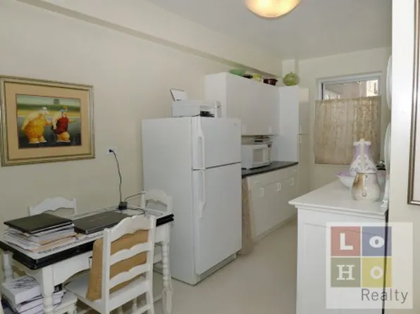 550 Grand Street image 1 of 7