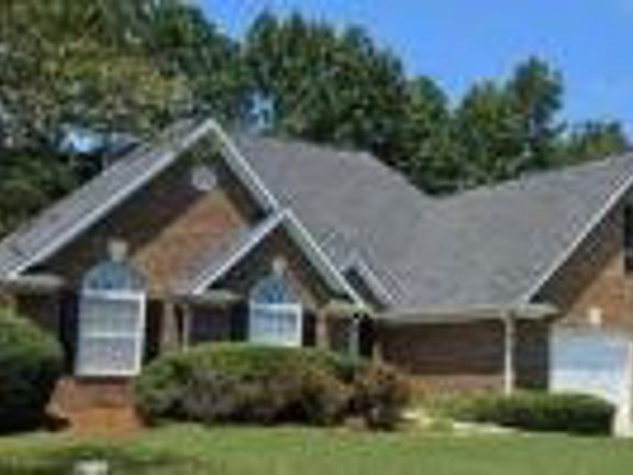 2nd image of 820 River Valley Dr