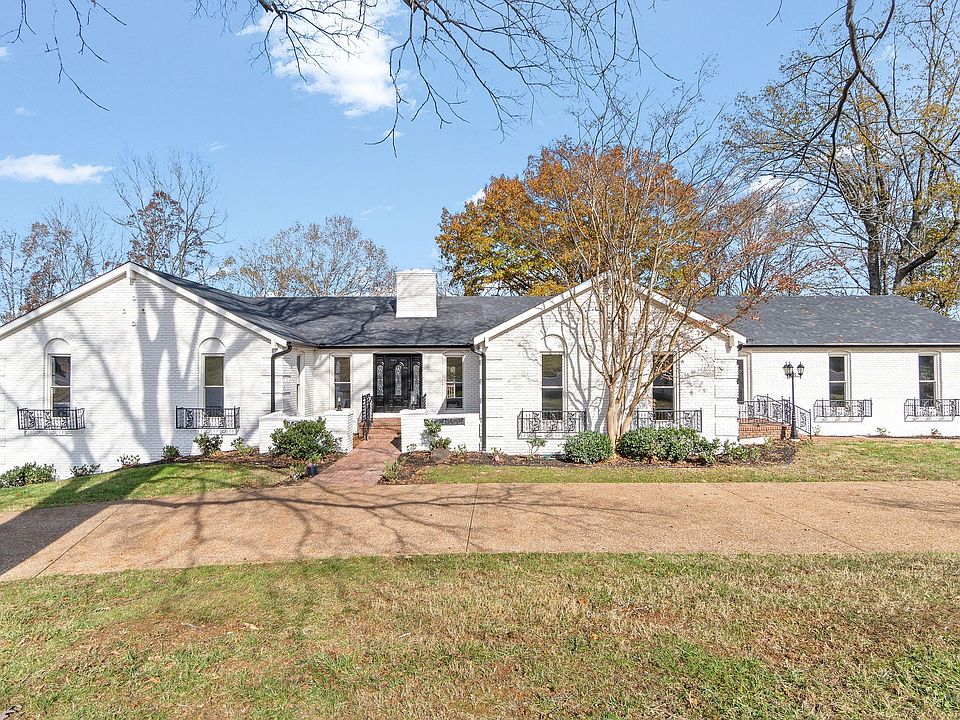 1st image of 319 Fairway Dr