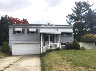 4417 Warwick Dr S, Canfield, OH