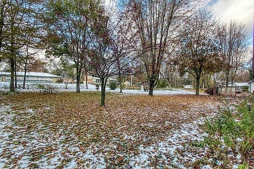 3rd image of W201N11499 Oakview Ave
