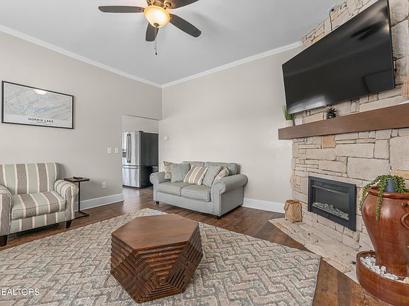 5th image of 508 E Central Ave