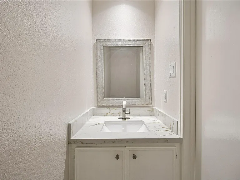 7618 Bankside Dr — Photo 14