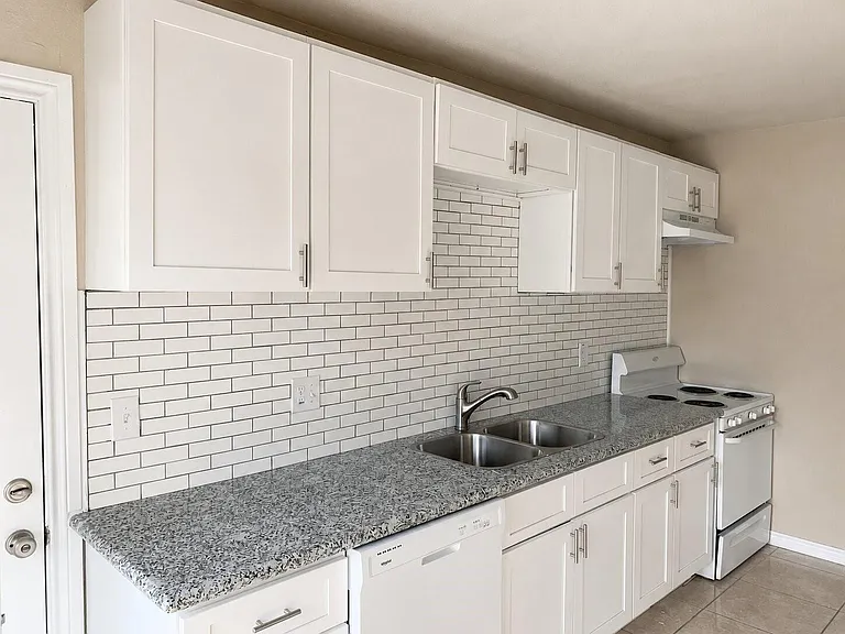 603 Wisteria St — Photo 2