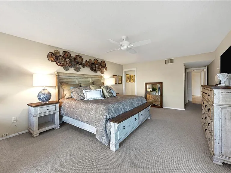 5757 Gulf Of Mexico Dr #305 — Photo 21