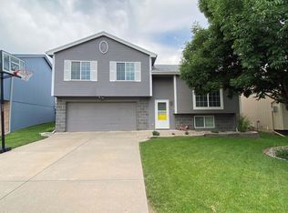 18676 W St, Omaha, NE 68135