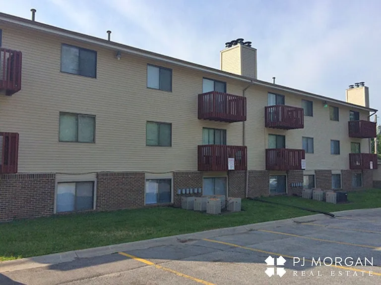 Oakbrook Apartments — Photo 19