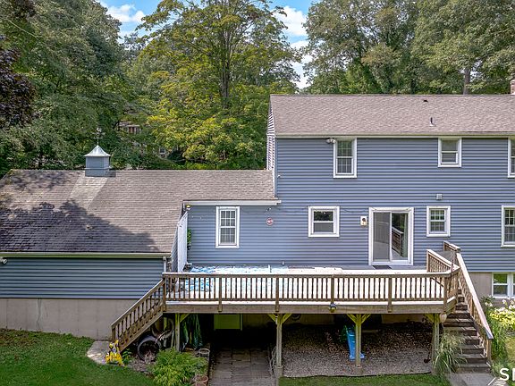 3rd image of 85 Oakcliff Road
