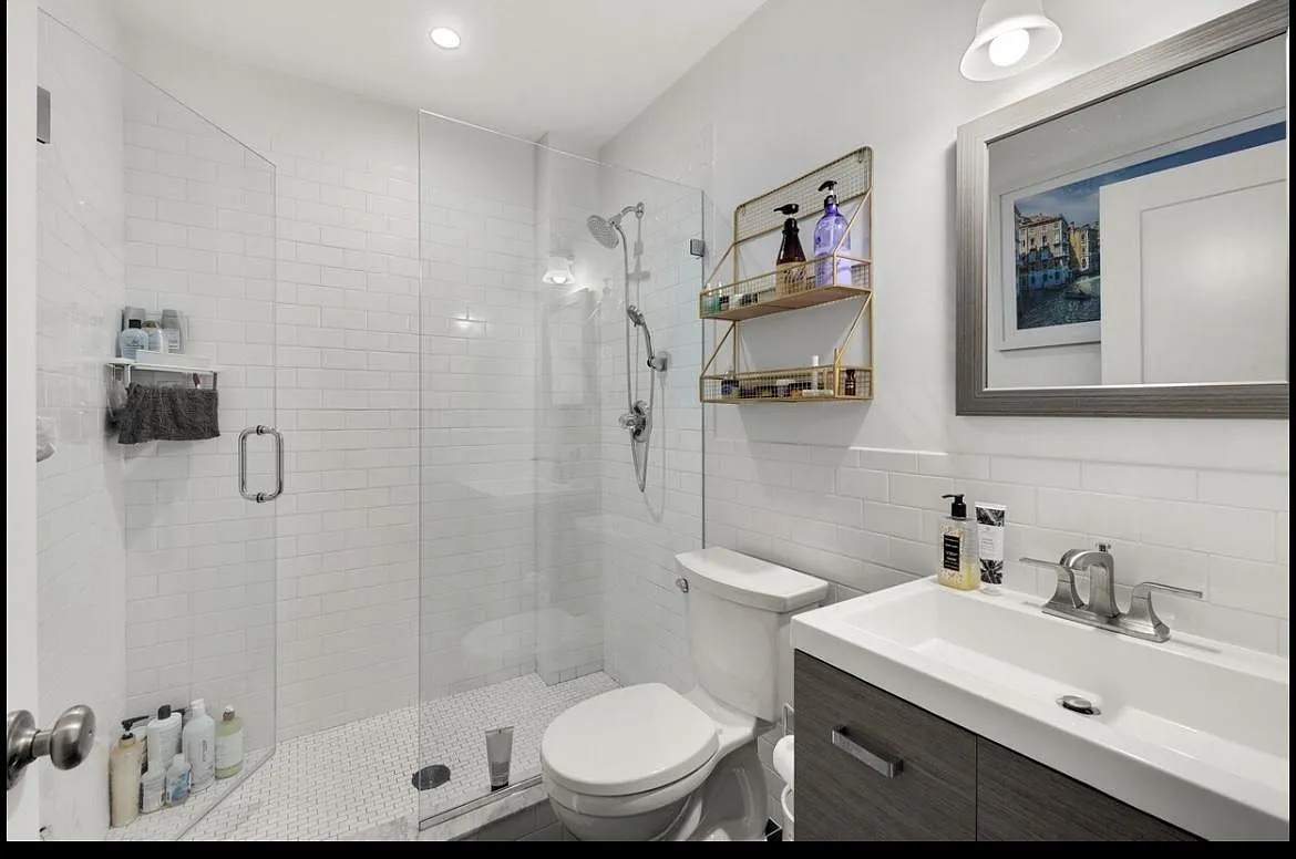 Building Photo - 27 S Greeley Ave #1