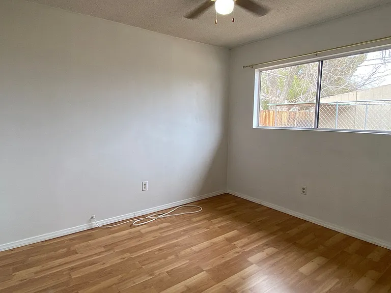 236 S Sunland St — Photo 8