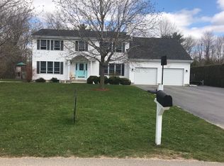 37 Woodhaven Dr, Rouses Pt, NY 12979