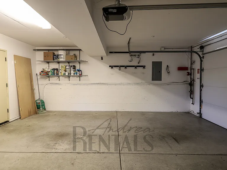 1735 Elm St — Photo 42