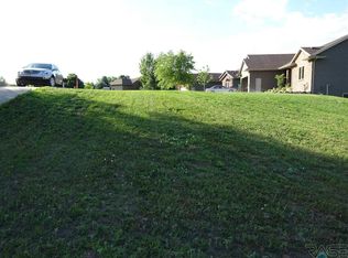 208 W Elm Cir, Brandon, SD 57005