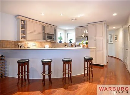 Sold by Warburg | media 29