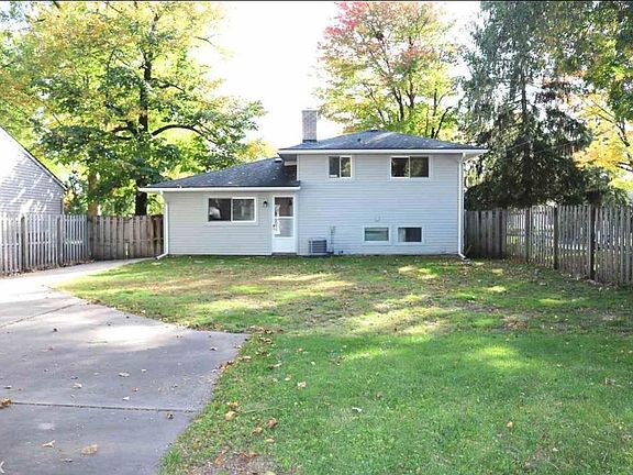 4th image of 223 Englewood Ave