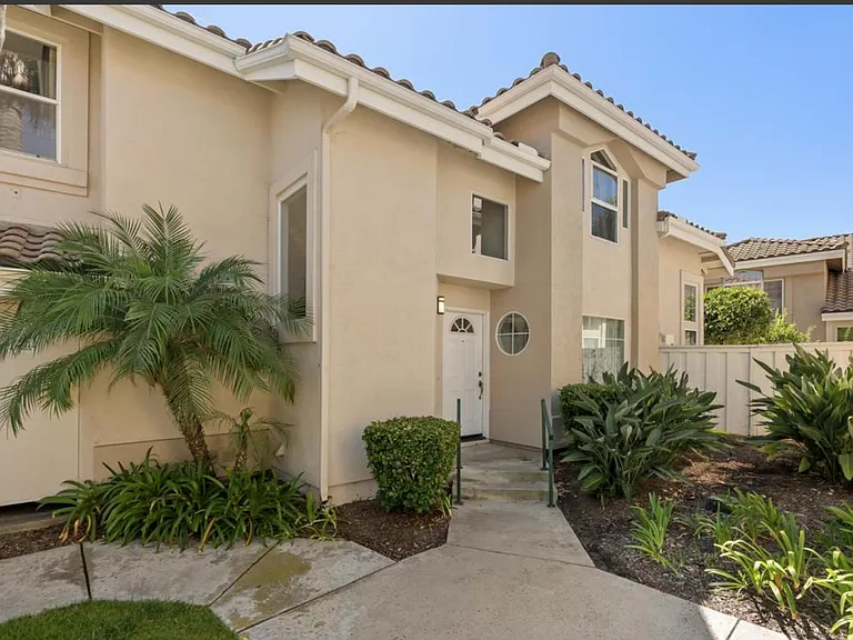 1828 Monserrat Way — Photo 2