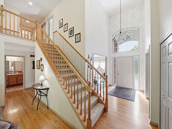 5th image of 8352 Alta Vista Dr