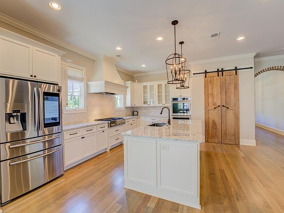 3rd image of 1695 Padington Park Ln