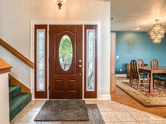 4th image of 681 Lake Island Avenue SE