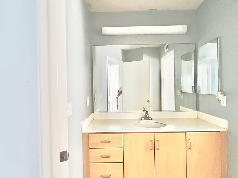 120 Gabriel Garcia Marquez St — Photo 6