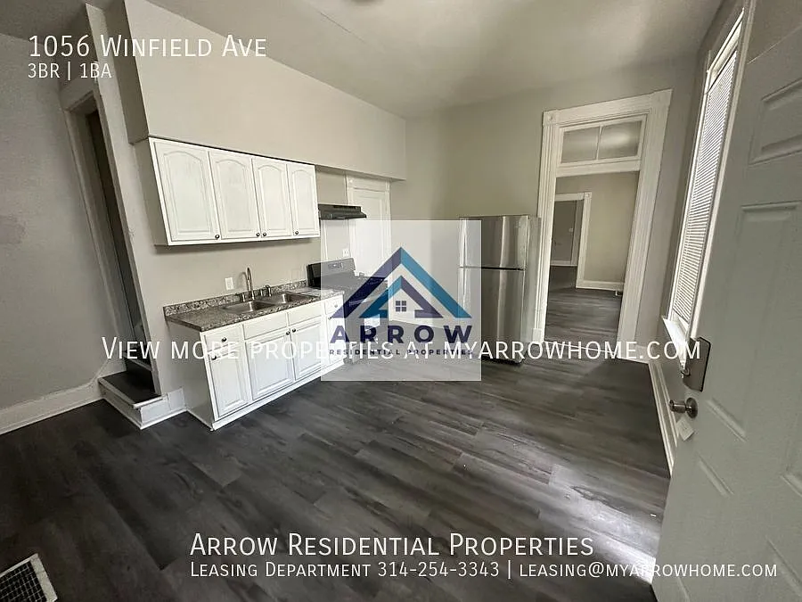 1056 Winfield Ave | 3 Beds, 1 Bath — Photo 2