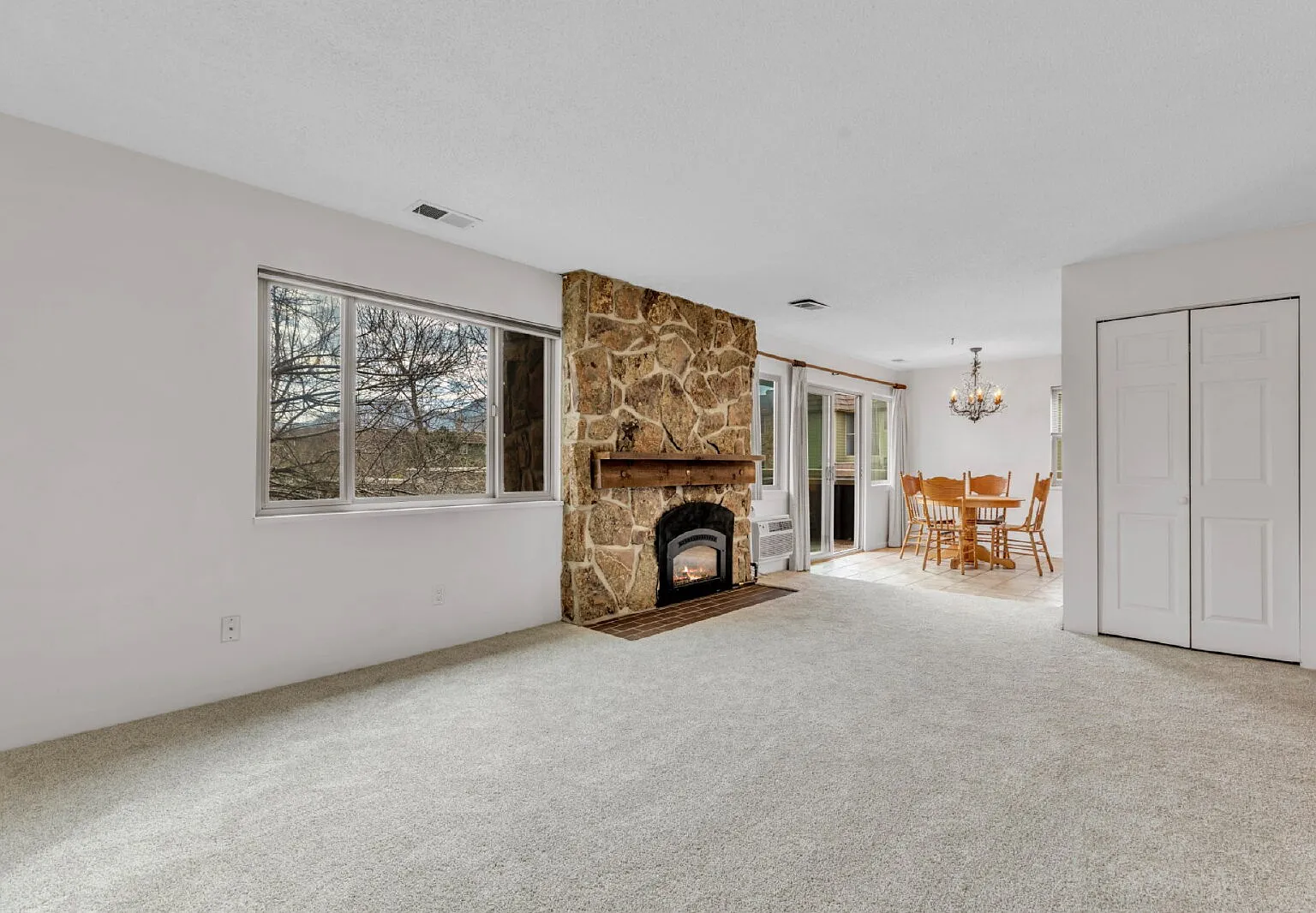 2 bed, 1.0 bath, 862 sqft, $1,770 — Photo 3