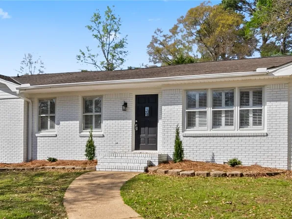 1004 Greystone St, Northport, AL 35473