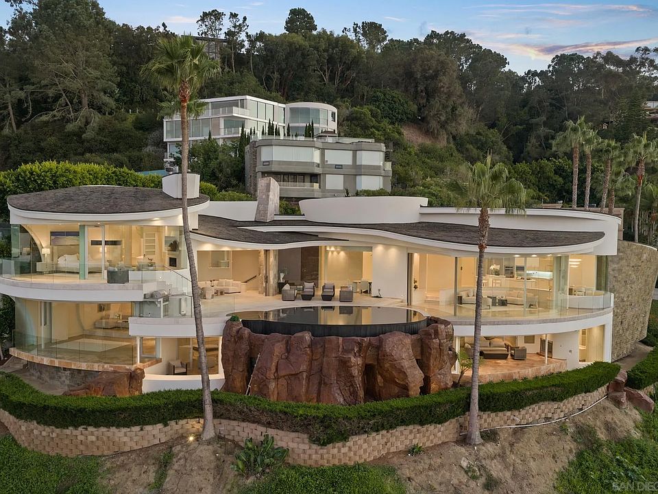 7455 Hillside Dr, La Jolla, CA 92037 | MLS #250044580 | Zillow