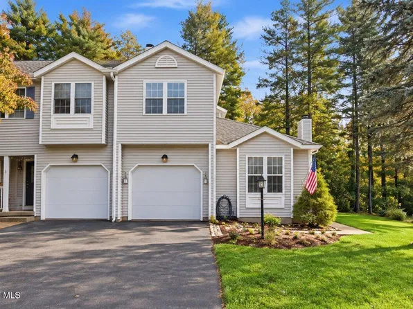 24 Fairwood Drive, Queensbury, NY 12804