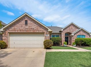 804 Hemlock Trl, Saginaw, TX 76131