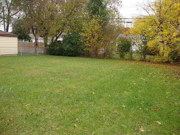 2nd image of 1050 Desoto Ave