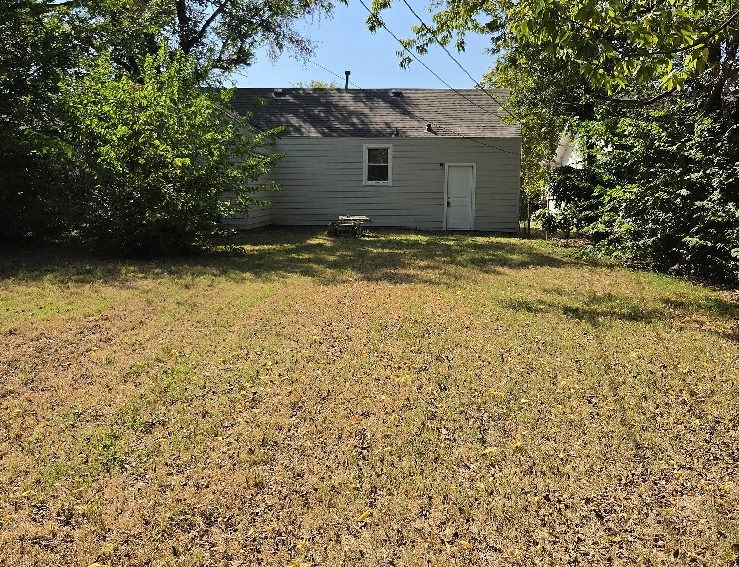 4 bed, 1105 sqft, $1,400 — Photo 2