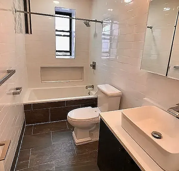 1609 Ocean Ave #2B — Photo 4