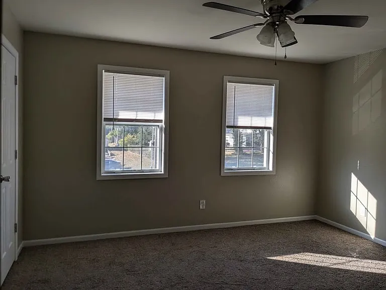 624 Lakeview Dr #C — Photo 5