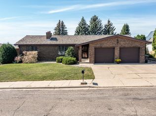 505 9th Ave NW, Mandan, ND 58554