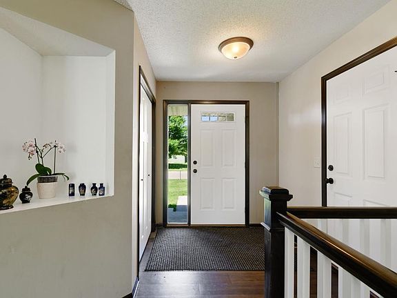 2nd image of 2457 Bridgewater Pl S