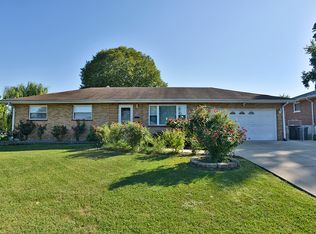 1126 Darding Dr, Saint Louis, MO