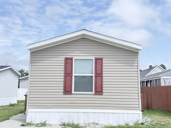 5702 N 16th St #81, Omaha, NE 68110